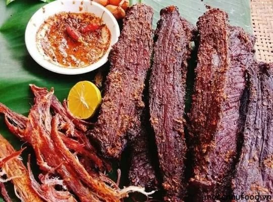 Cách ăn thịt trâu gác bếp chuẩn vị Tây Bắc 5 Mẹo chọn thịt trâu gác bếp chất lượng.