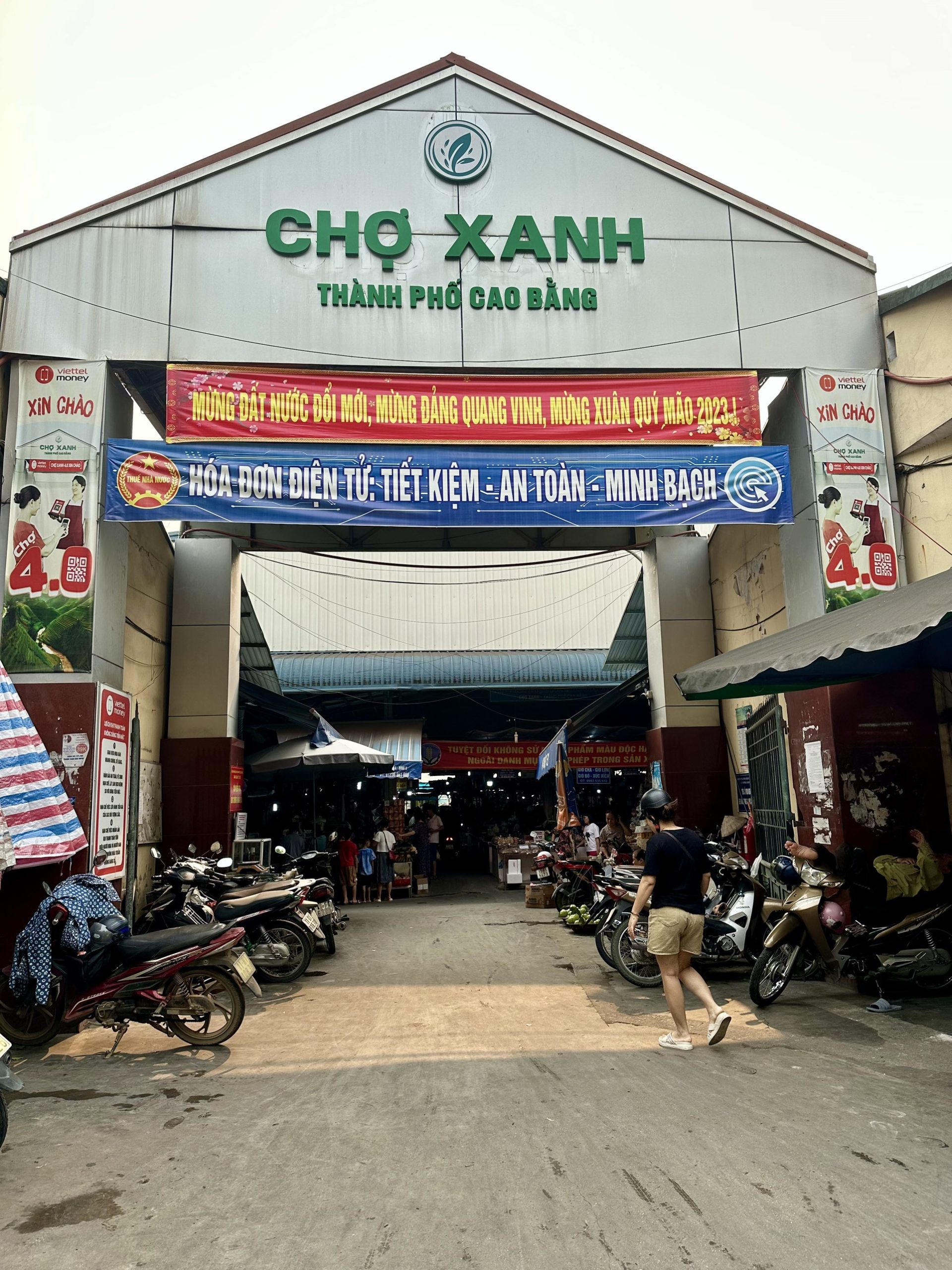 Đặc sản Cao Bằng: Top những món ngon nổi tiếng năm 2026 32 Chợ Xanh mơi bán đặc sản Cao Bằng
