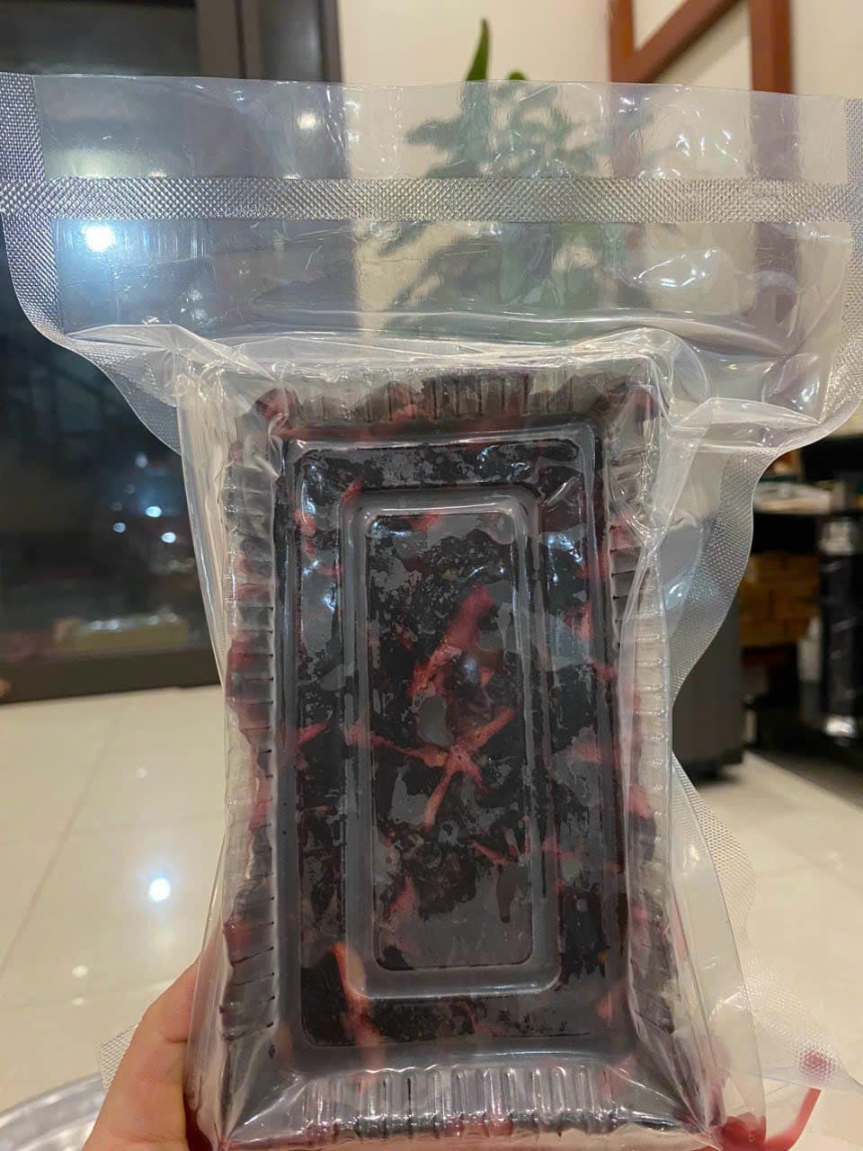 Trám đen đóng hộp 500g có hút chân không gửi xa.